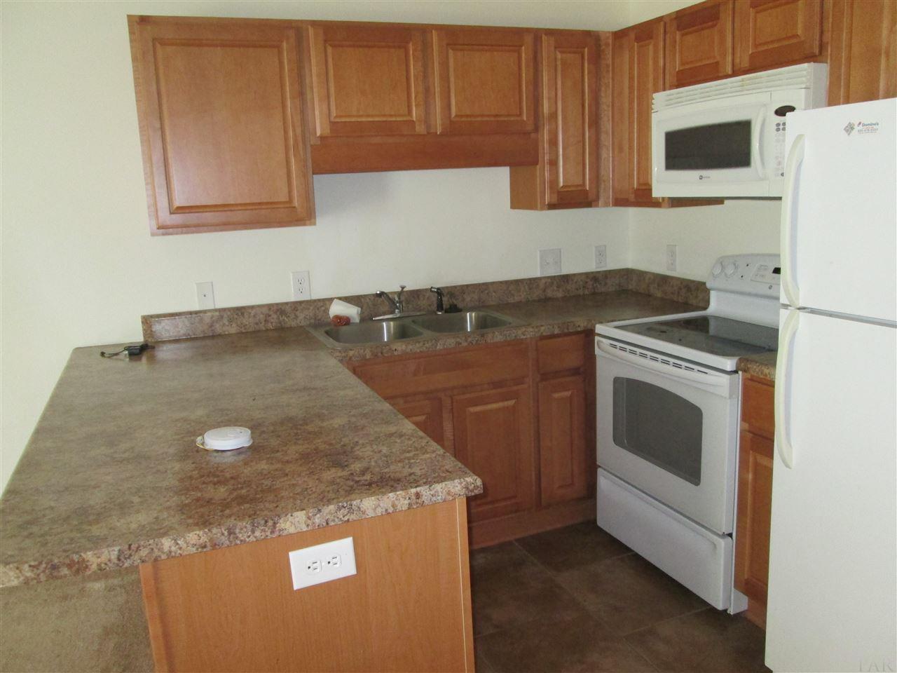 8435 Chisholm Road, Unit 9 Pensacola, FL 32514 - Photo 5 of 16 Gallery Image 5