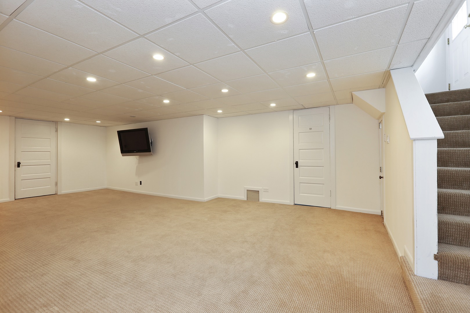 330 Radcliffe Way Hinsdale, IL 60521 - Photo 23 of 27 a view of an empty room