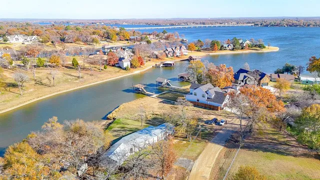 $650,000 | 128 Meandering Way, Mabank, TX 75156