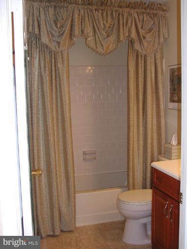 116 Fort Evans Road Southeast, Unit F Leesburg, VA 20175 - Photo 6 of 17 Master Bath