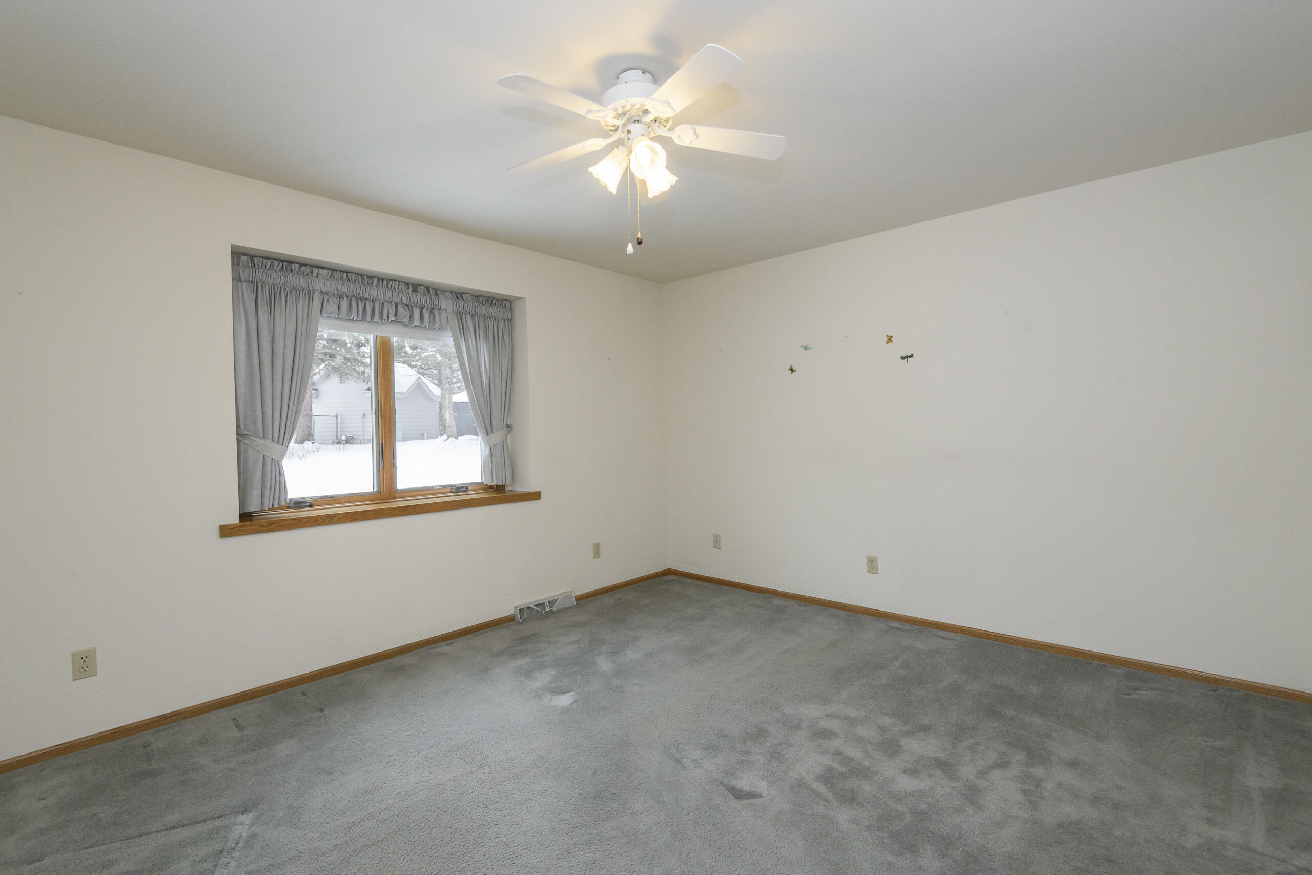 W180N9890 Riversbend Circle West Germantown, WI 53022 - Photo 22 of 39 Primary Bedroom