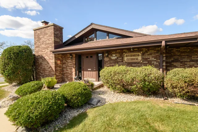 $309,900 | W180N9890 Riversbend Circle West, Germantown, WI 53022