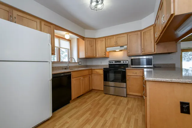 $309,900 | W180N9890 Riversbend Circle West, Germantown, WI 53022