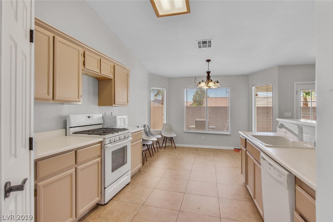 577 Canlite Street Henderson, NV 89015 - Photo 3 of 14