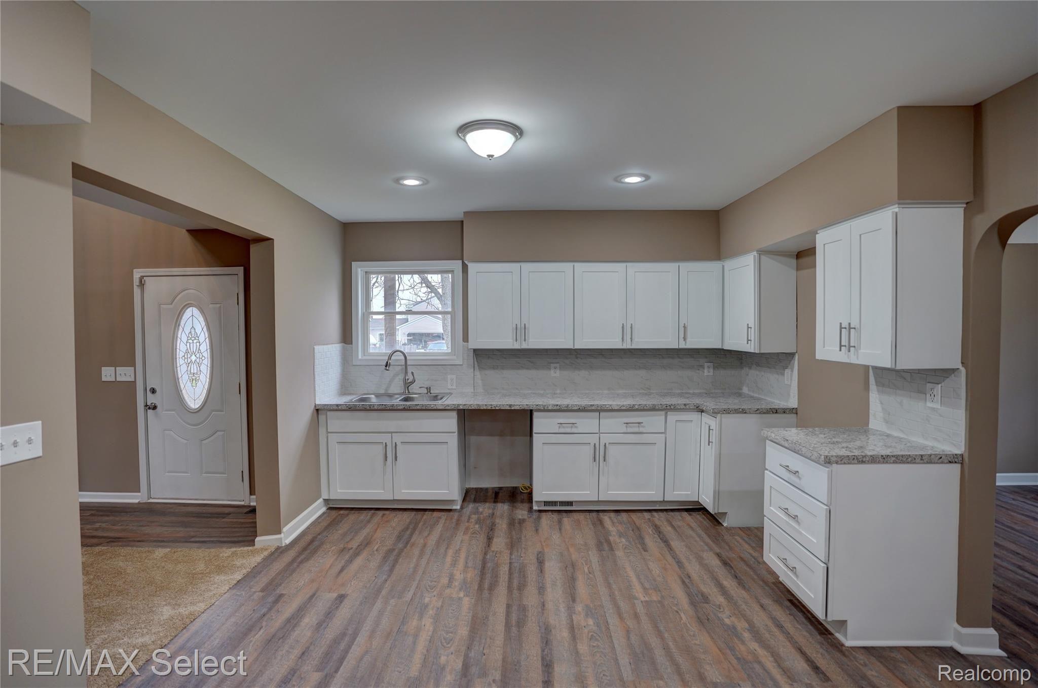 7209 East Richfield Road Davison, MI 48423 - Photo 29 of 83 7209 E Richfield Road 18.jpg
