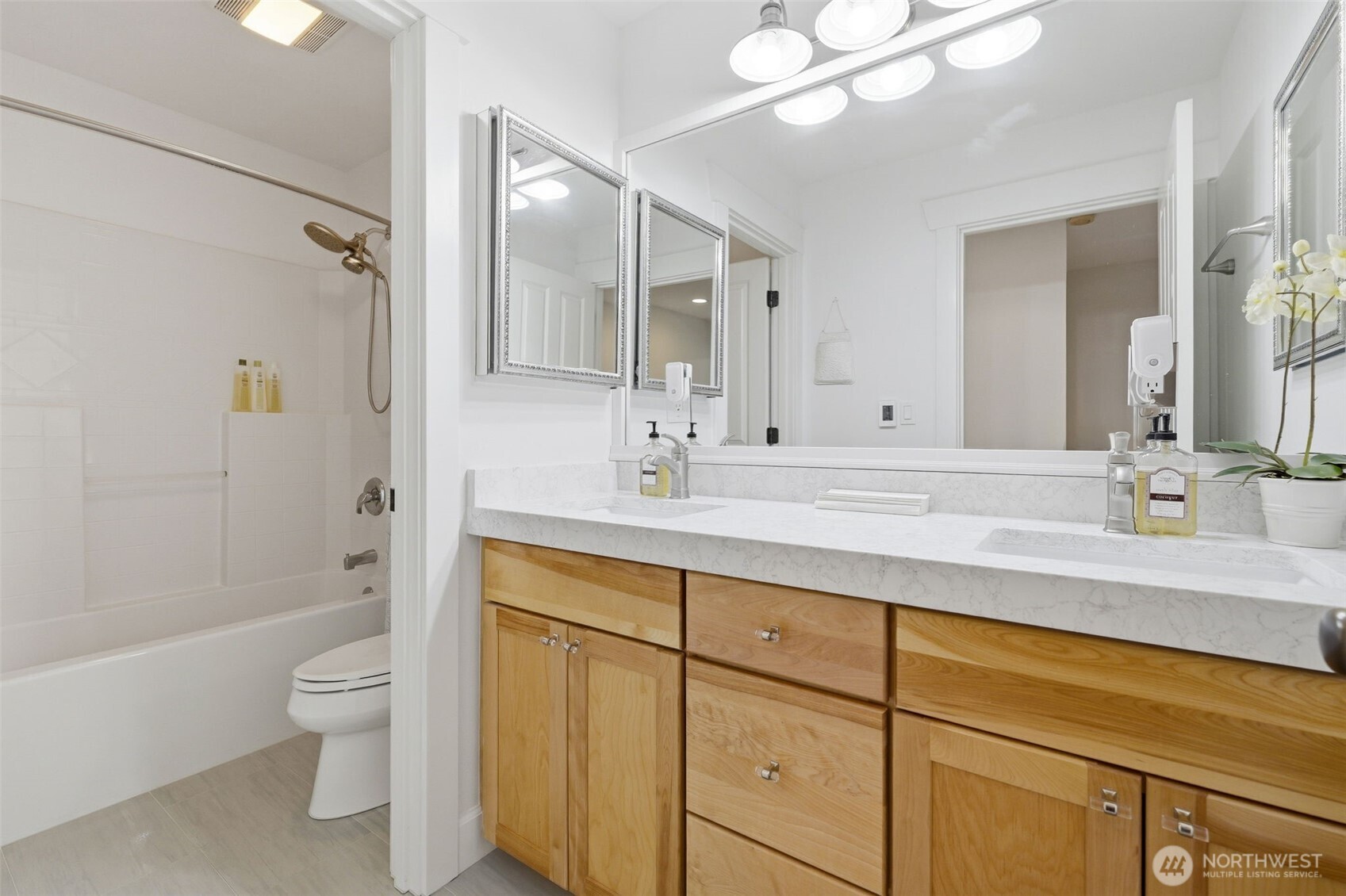 252 Northwest Sigurd Hanson Road Poulsbo, WA 98370 - Photo 19 of 40