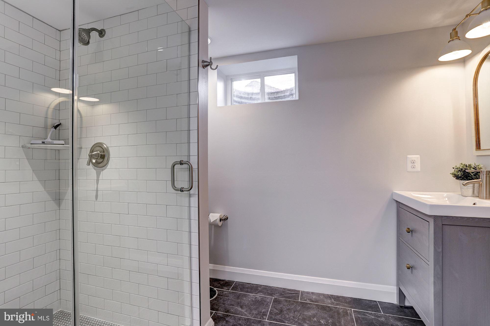 1316 Heather Hill Road Baltimore, MD 21239 - Photo 22 of 28 Bath