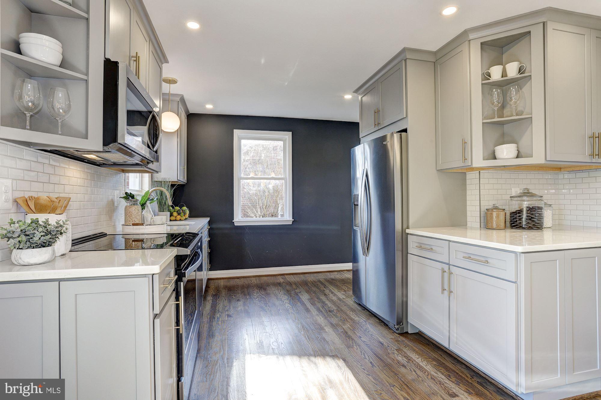 1316 Heather Hill Road Baltimore, MD 21239 - Photo 8 of 28 Kitchen