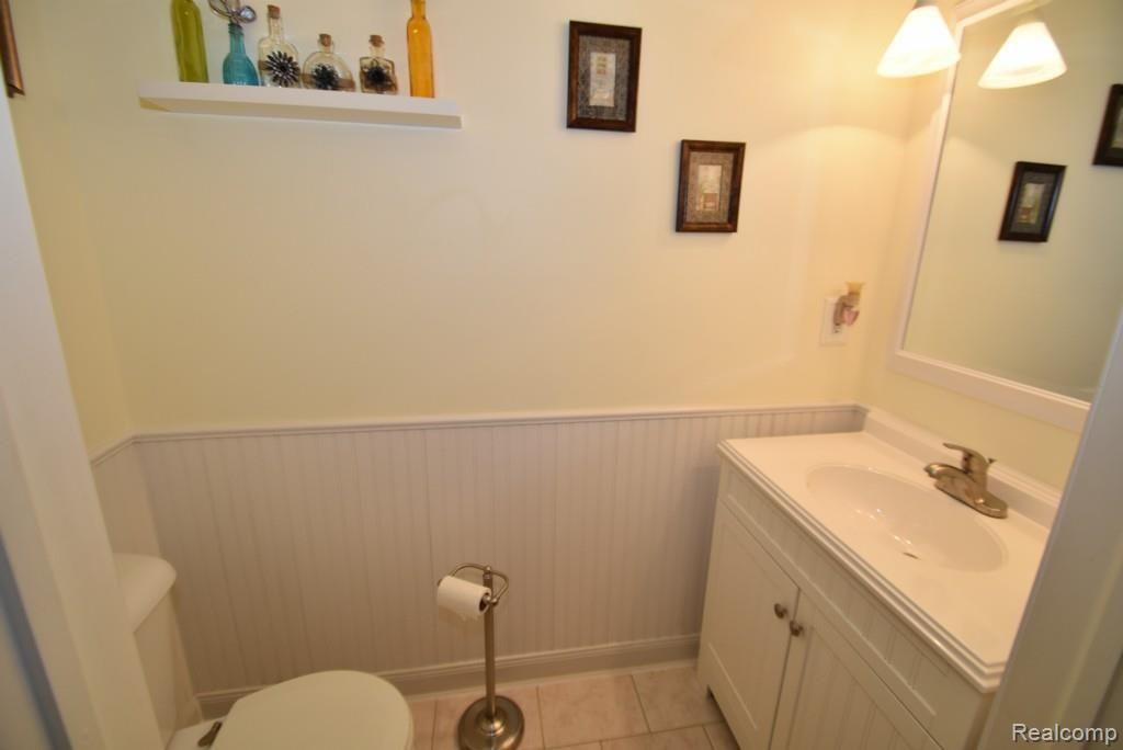 2842 Gerald Avenue Rochester, MI 48307 - Photo 18 of 40 Powder Room w/Wainscoting