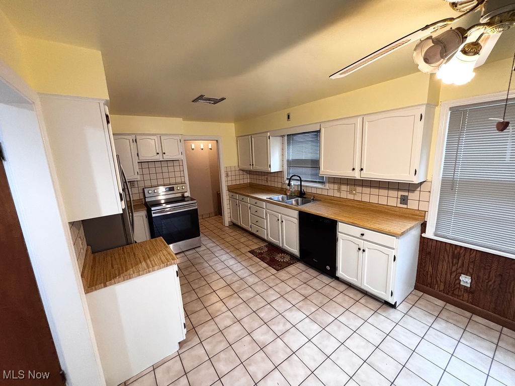 4941 Hopkins Road Youngstown, OH 44511 - Photo 6 of 18 Kitchen