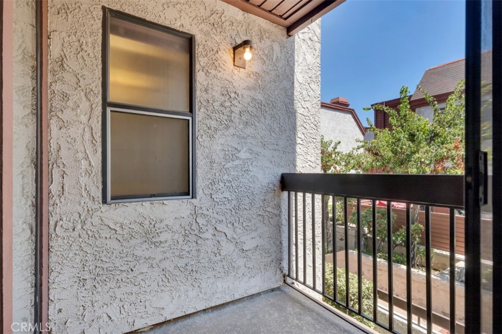 230 Bethany Road, Unit 211 Burbank, CA 91504 - Photo 29 of 49 Gallery Image 29