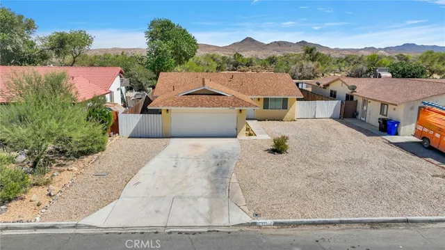 front view of house with a yard