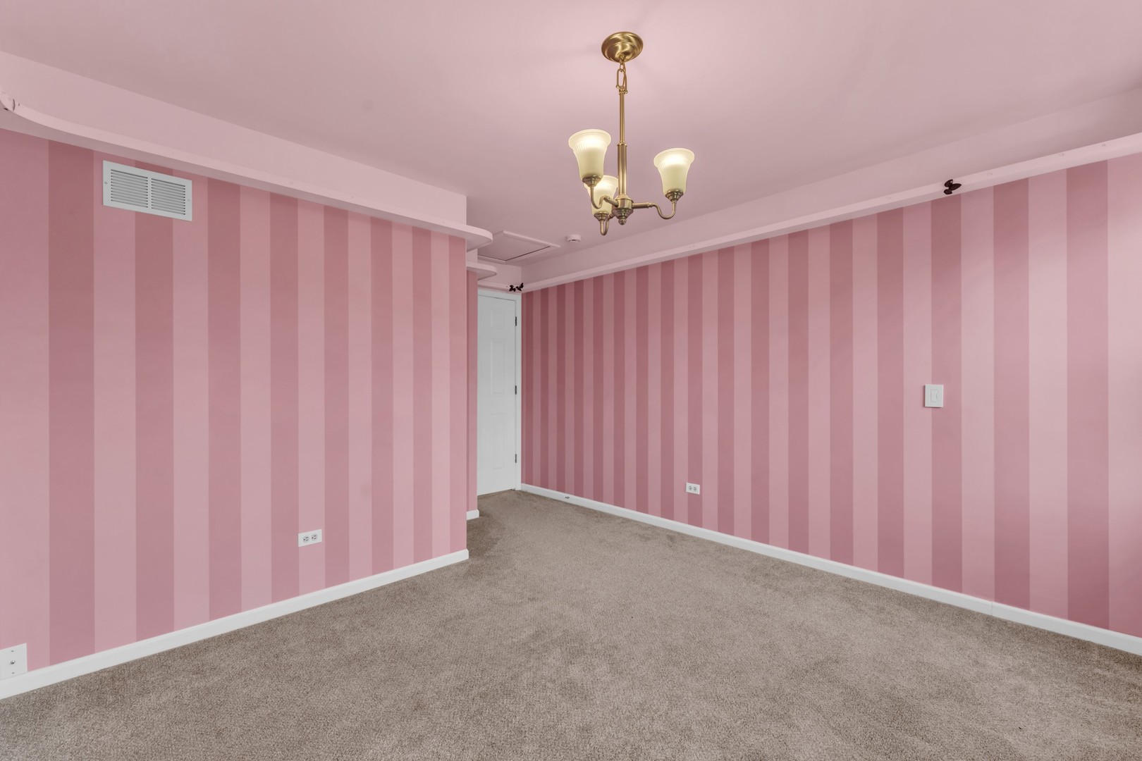 6063 Morningside Court Gurnee, IL 60031 - Photo 22 of 58 a view of a room with a window