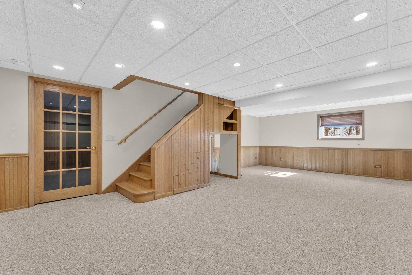 6063 Morningside Court Gurnee, IL 60031 - Photo 36 of 58 a view of an empty room with a window