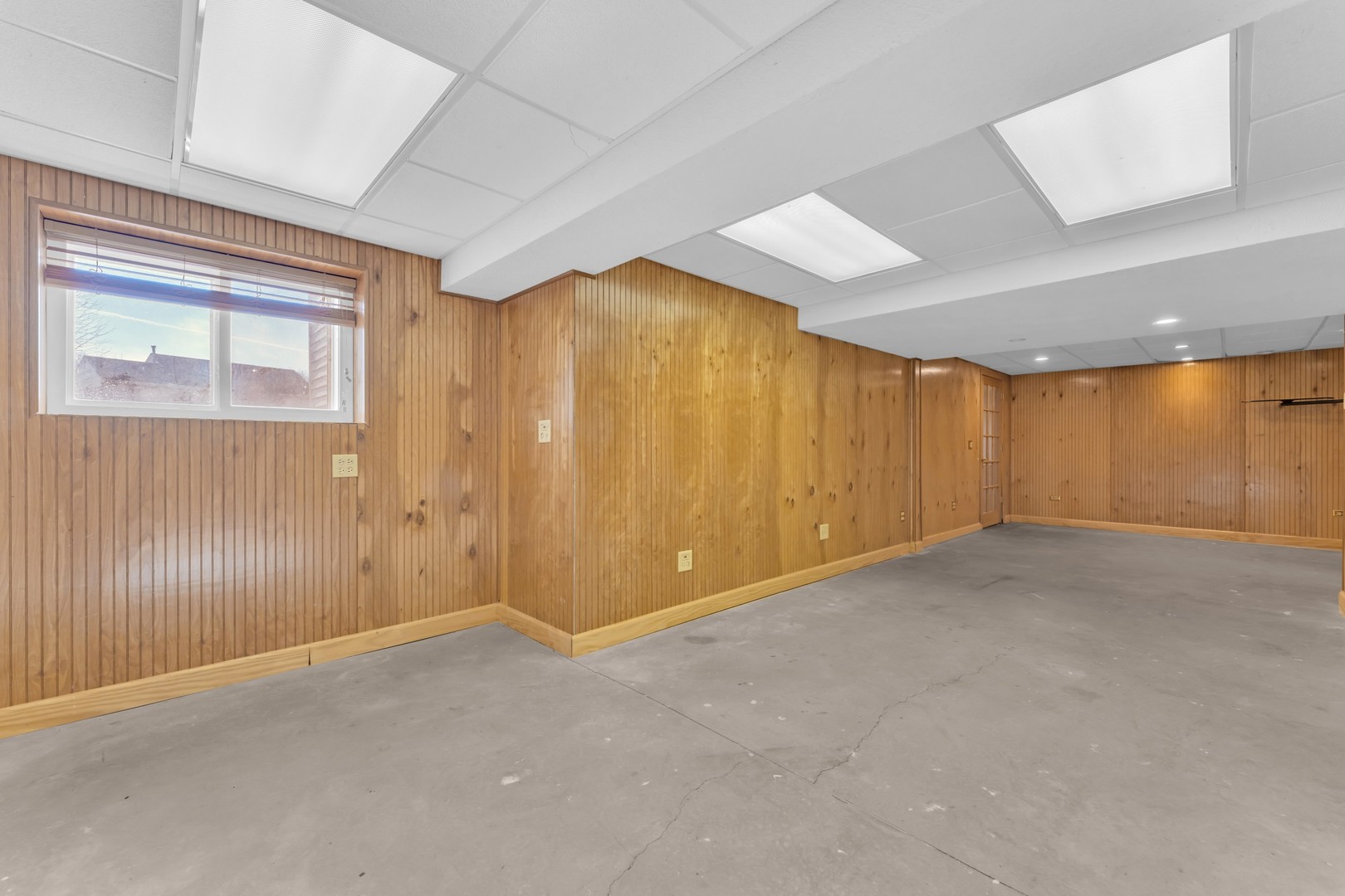 6063 Morningside Court Gurnee, IL 60031 - Photo 45 of 58 a view of an empty room