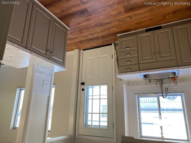 903 Roselawn Drive Rochester, MI 48307 - Photo 8 of 12 IMG_4901.JPG