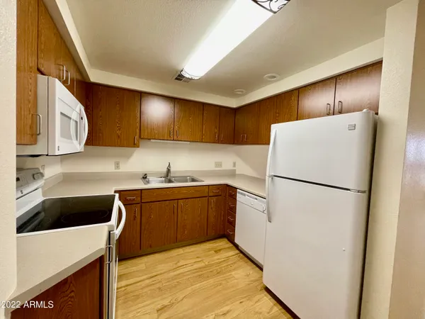 $3,355 | 6945 East Main Street, Mesa, AZ 85207