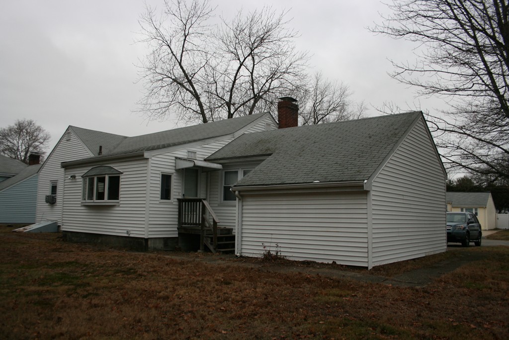 79 Silver Brook Road Milton, MA 02186 - Photo 3 of 16 Gallery Image 3