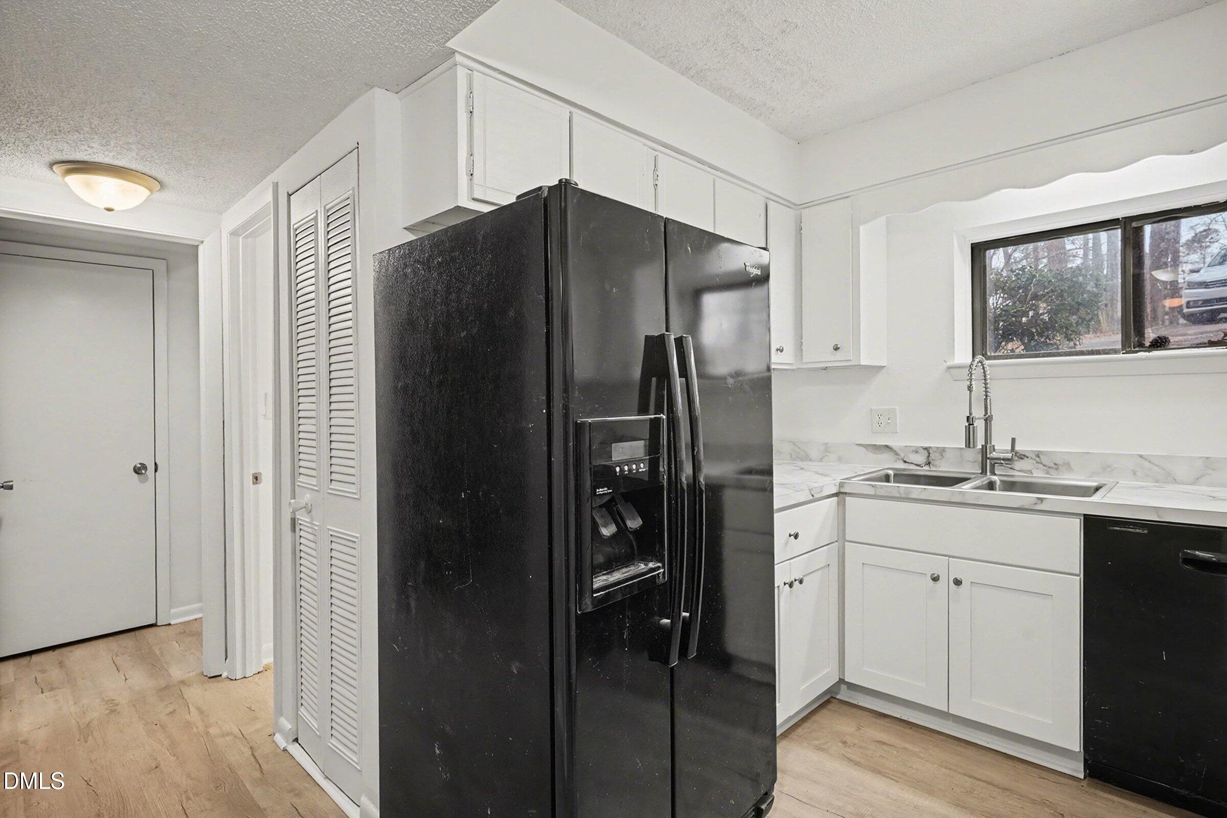 701 Godwin Court Raleigh, NC 27606 - Photo 9 of 16