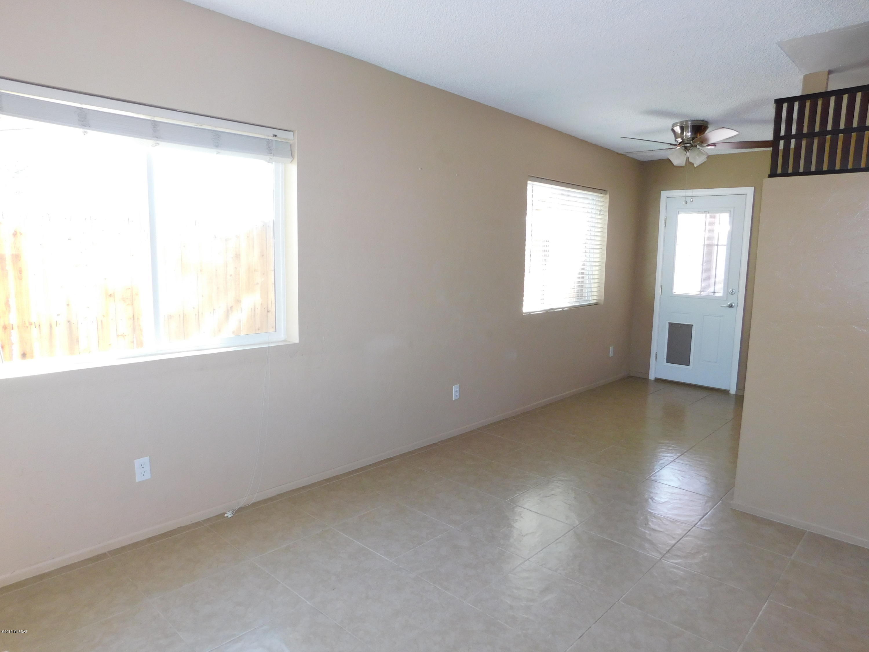 211 West Roger Road, Unit 20 Tucson, AZ 85705 - Photo 3 of 21