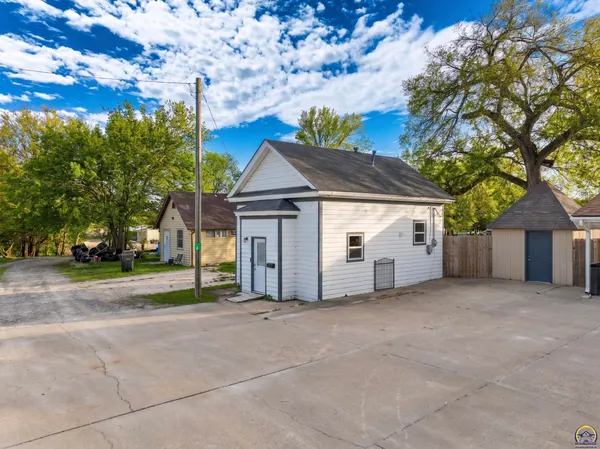 $315,000 | 802 West Bertrand Street, St. Marys, KS 66536