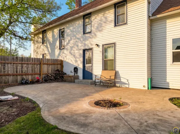 $315,000 | 802 West Bertrand Street, St. Marys, KS 66536