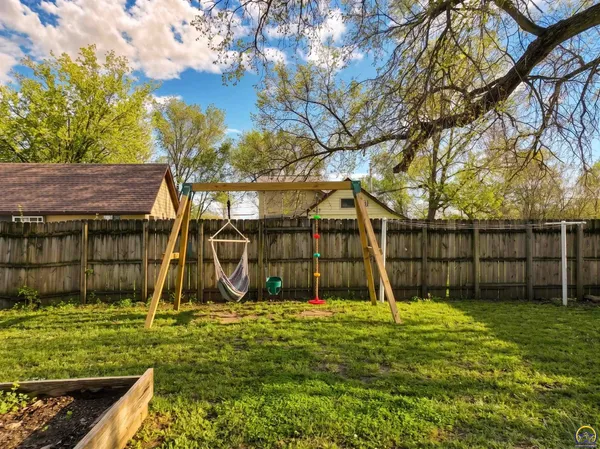 $315,000 | 802 West Bertrand Street, St. Marys, KS 66536