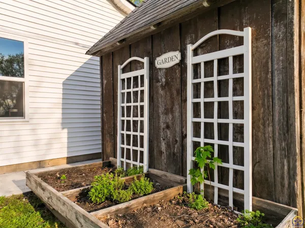 $315,000 | 802 West Bertrand Street, St. Marys, KS 66536