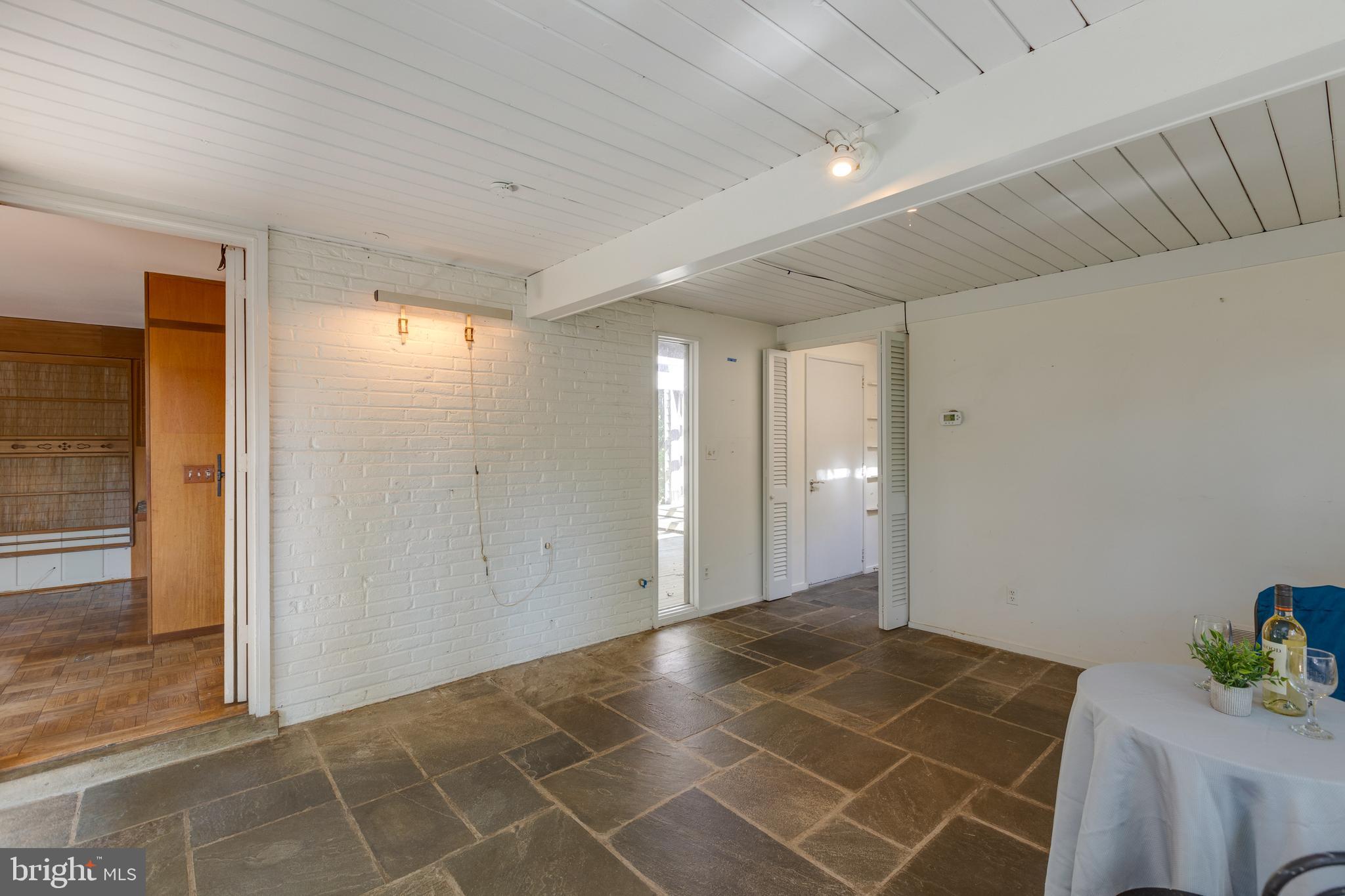 2007 Marthas Road Alexandria, VA 22307 - Photo 14 of 53 Gallery Image 14