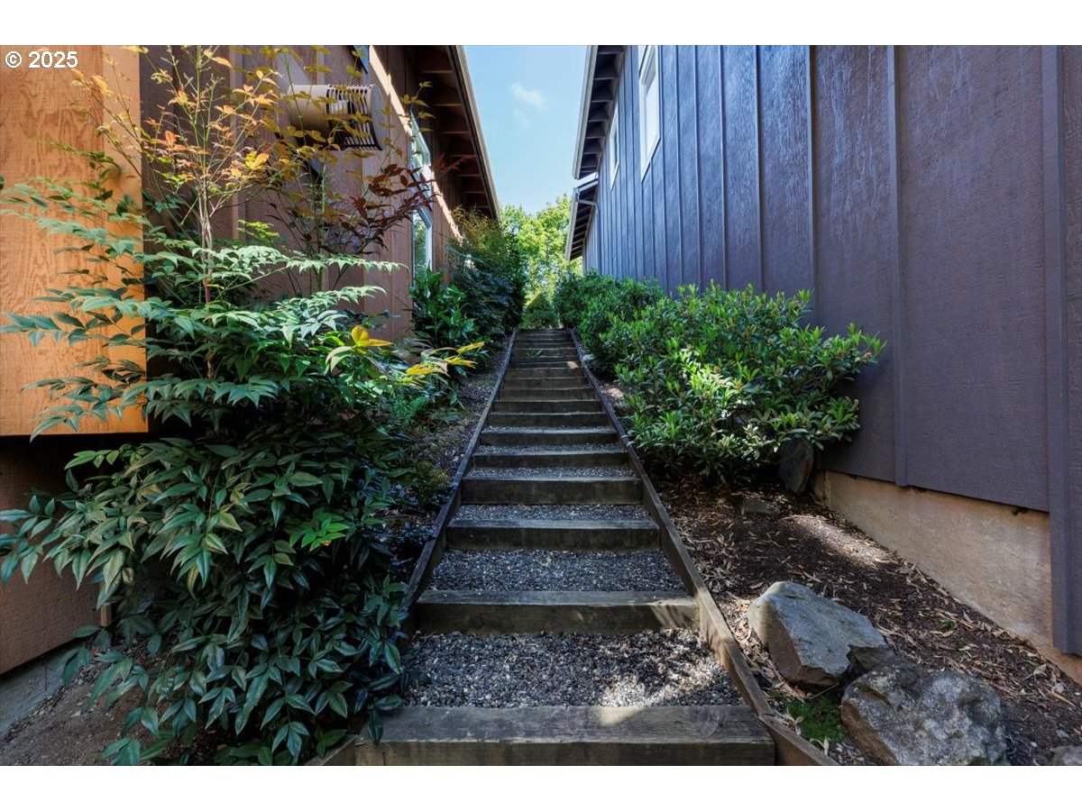 11002 Northwest Leahy Road Portland, OR 97229 - Photo 27 of 34 Gallery Image 27