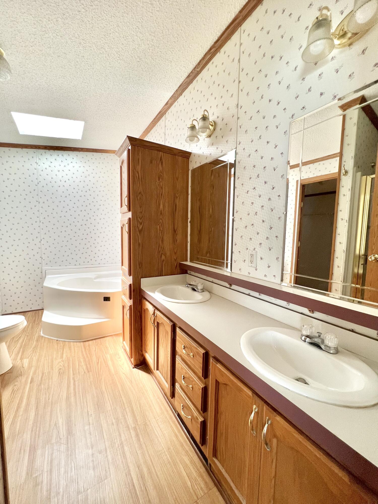 424 Compton Street Bronson, MI 49028 - Photo 9 of 15 A5C10E11-31CC-4299-A0E8-4F57F5558106