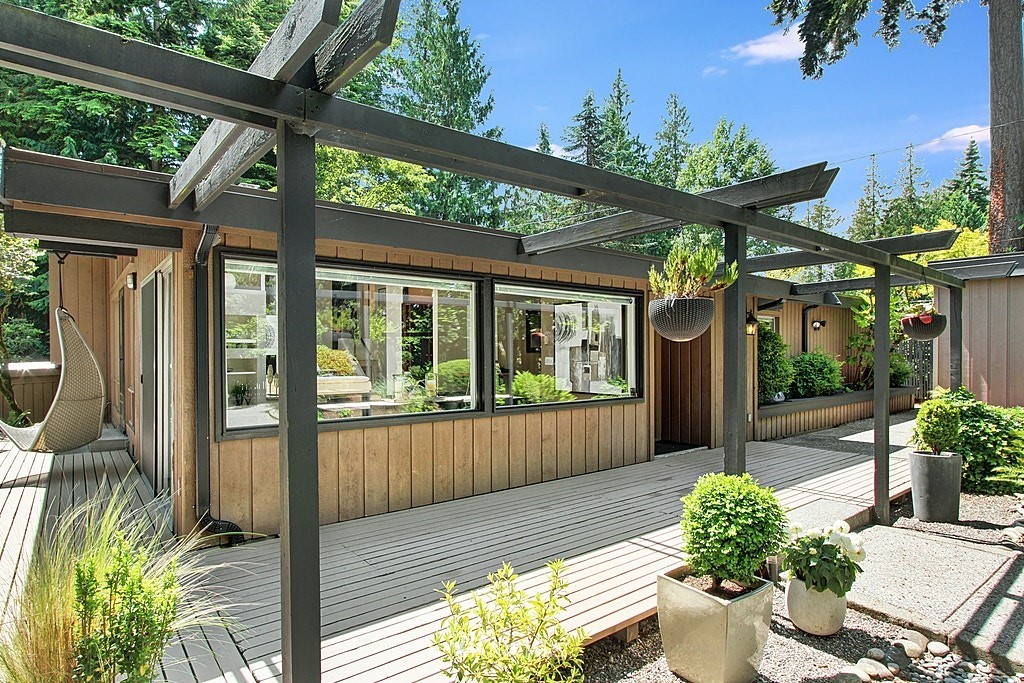 10624 Nottingham Road Edmonds, WA 98020 - Photo 2 of 36 Gallery Image 2