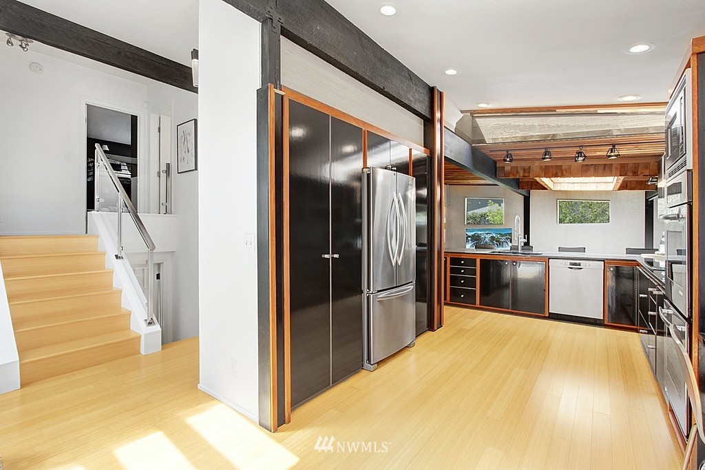 10624 Nottingham Road Edmonds, WA 98020 - Photo 13 of 36 Gallery Image 13