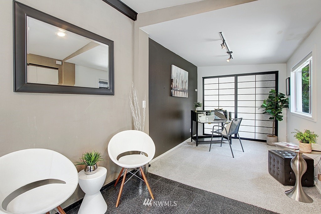 10624 Nottingham Road Edmonds, WA 98020 - Photo 4 of 36 Gallery Image 4