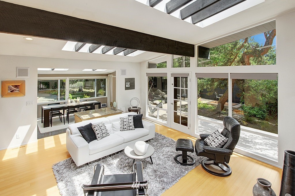 10624 Nottingham Road Edmonds, WA 98020 - Photo 9 of 36 Gallery Image 9