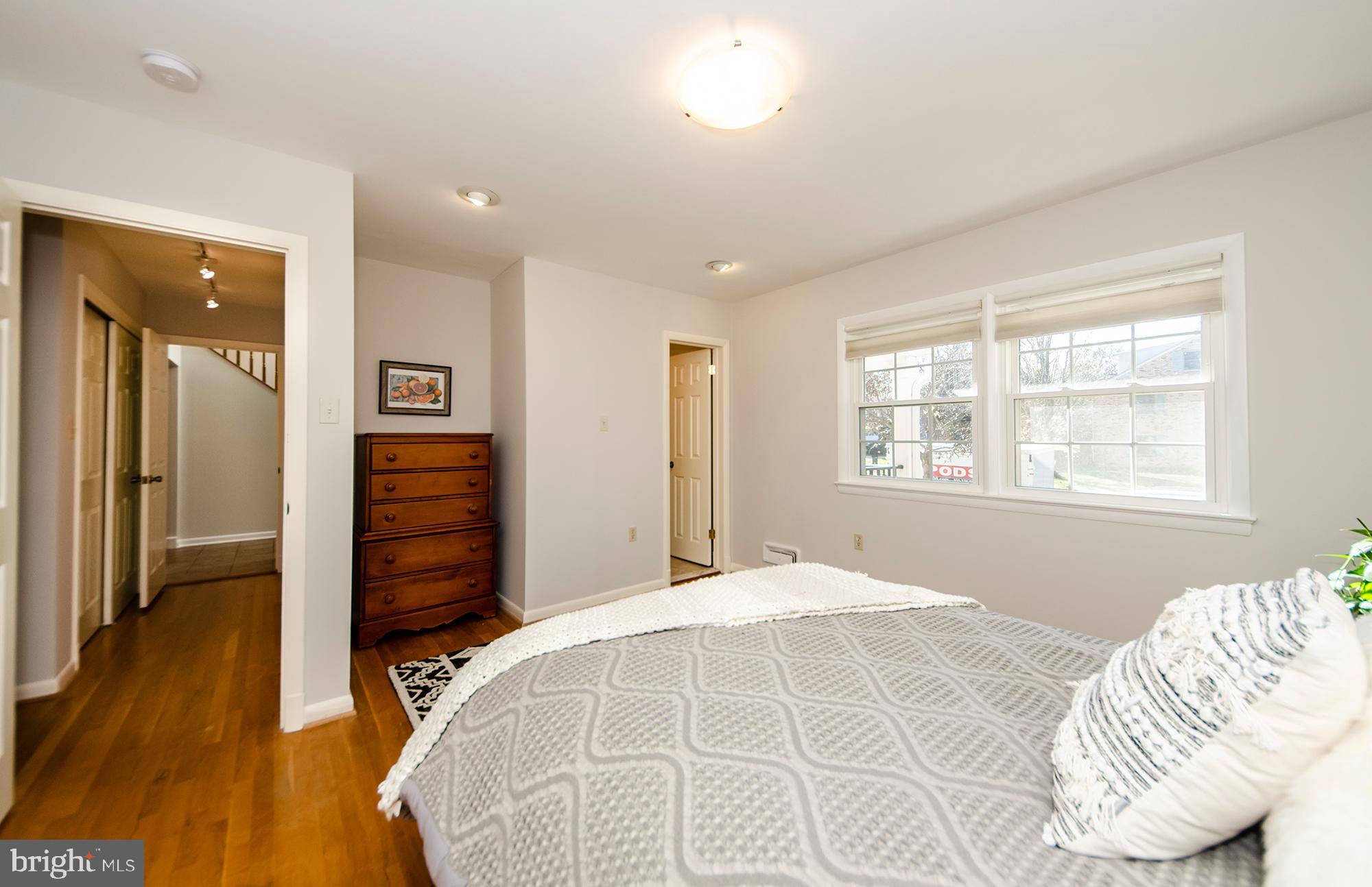 6532 Elnido Drive McLean, VA 22101 - Photo 19 of 45 Main level bedroom view 2