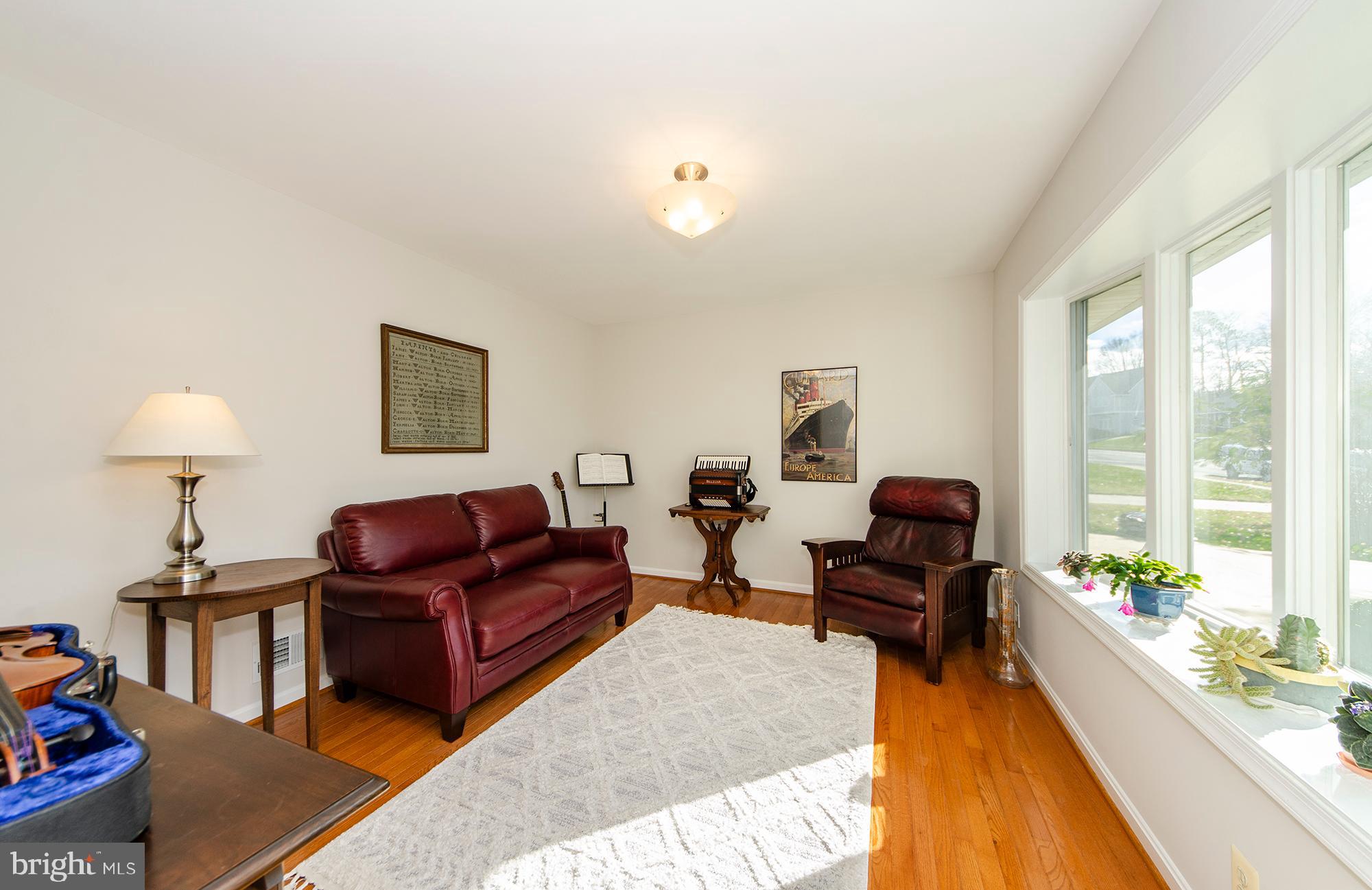 6532 Elnido Drive McLean, VA 22101 - Photo 6 of 45 Lovely living room off of the foyer