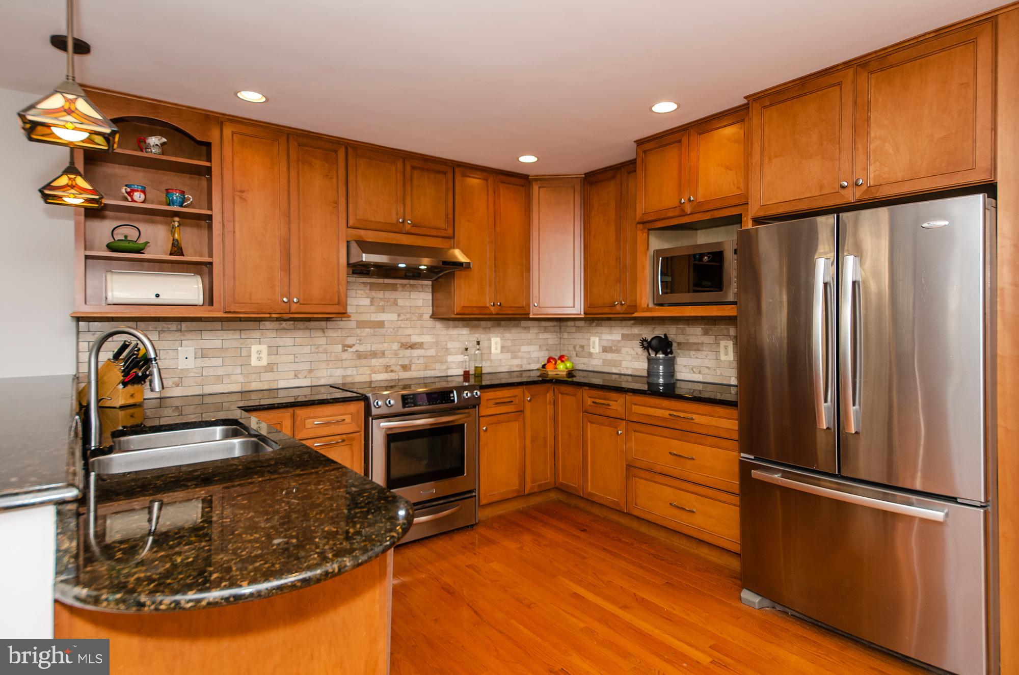 6532 Elnido Drive McLean, VA 22101 - Photo 10 of 45 Gorgeous cabinetry