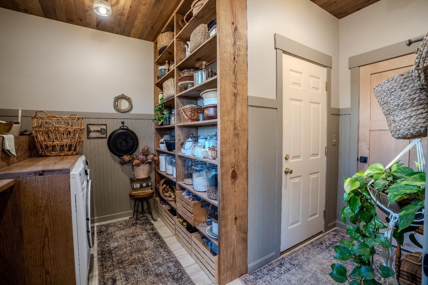 9759 North Hogan Road Aurora, IN 47001 - Photo 12 of 51 Gallery Image 12