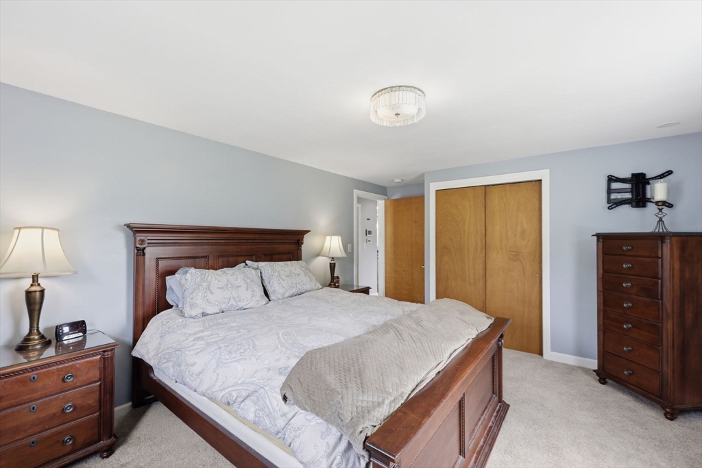 271 Wildermere Street Chicopee, MA 01020 - Photo 22 of 41