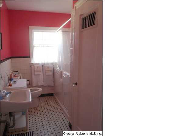 716 Cherokee Street Talladega, AL 35160 - Photo 13 of 29