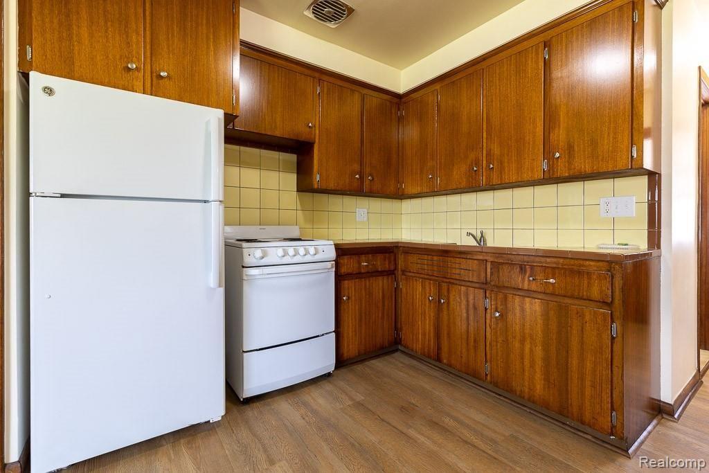 12523 Pennsylvania Road, Unit 10 Riverview, MI 48193 - Photo 5 of 9