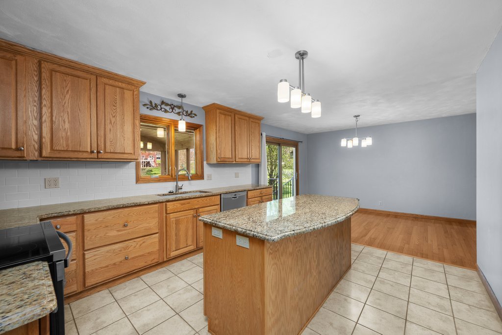 207 Amber Lane Geneseo, IL 61254 - Photo 13 of 57