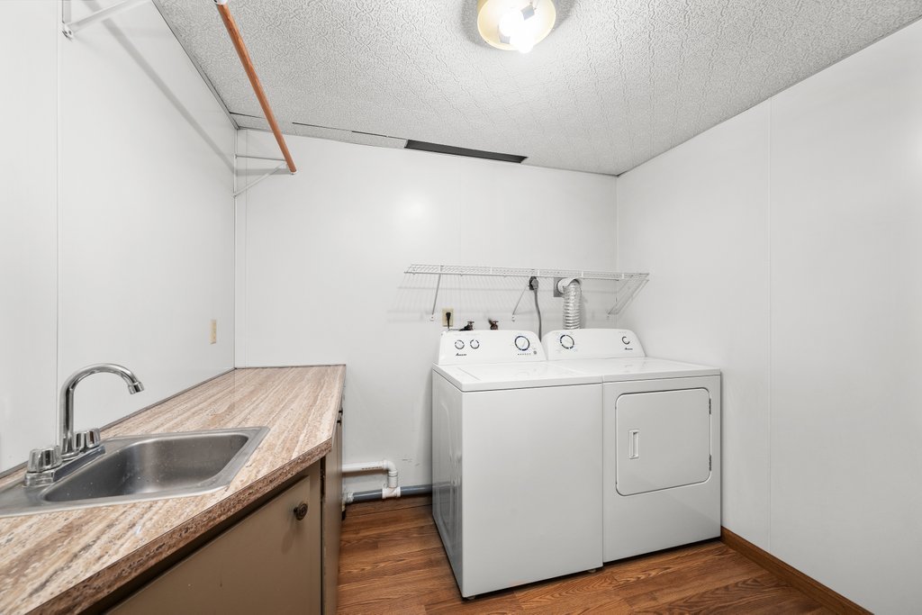 207 Amber Lane Geneseo, IL 61254 - Photo 41 of 57 a utility room with dryer and washer
