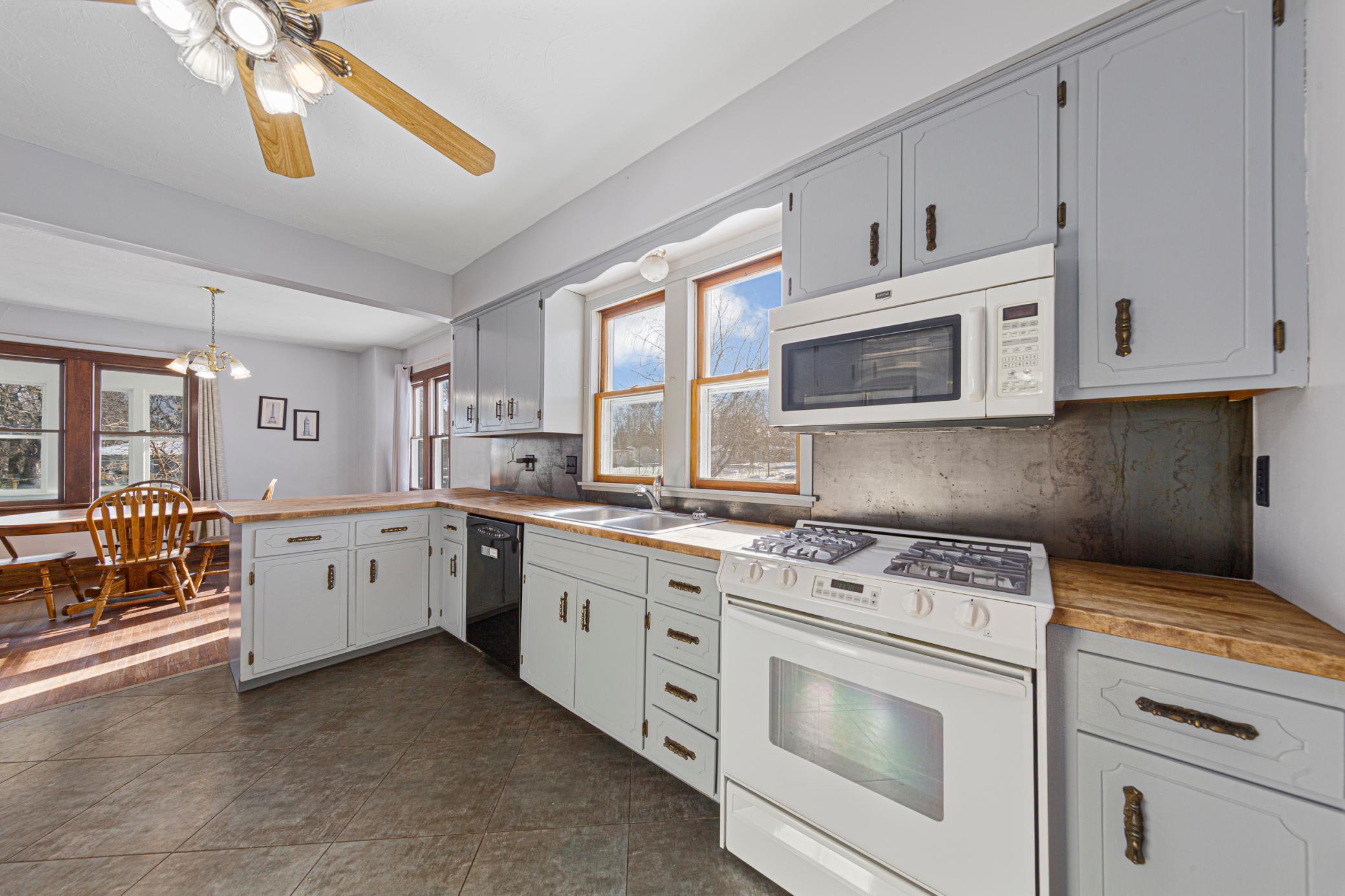 112 5th Street Southeast Montgomery, MN 56069 - Photo 12 of 41