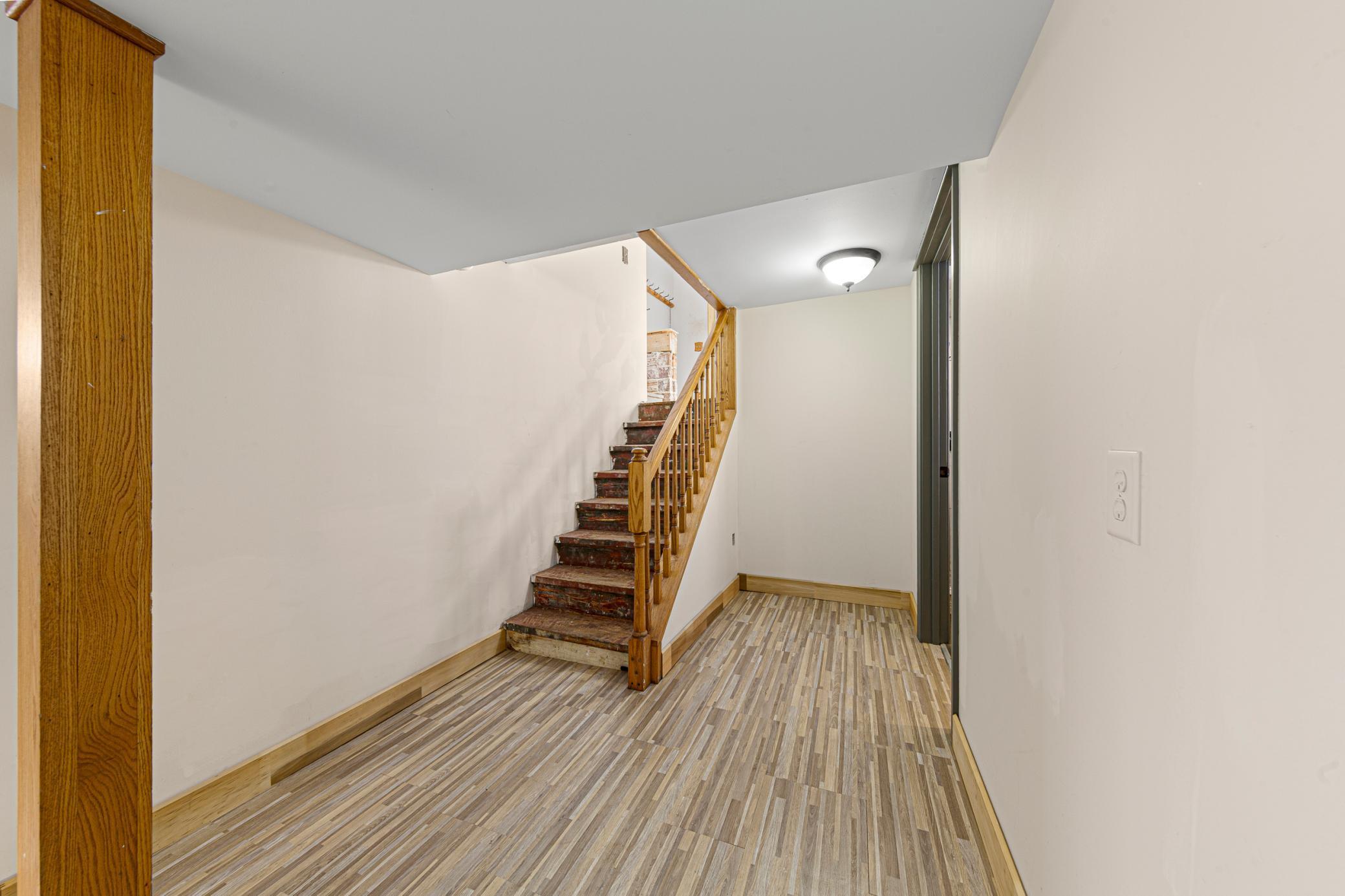 112 5th Street Southeast Montgomery, MN 56069 - Photo 27 of 41