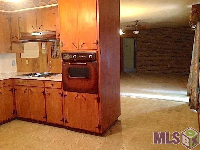 10144 Rhapsody Drive Baton Rouge, LA 70815 - Photo 7 of 17 Views of Living Room From Kitchen