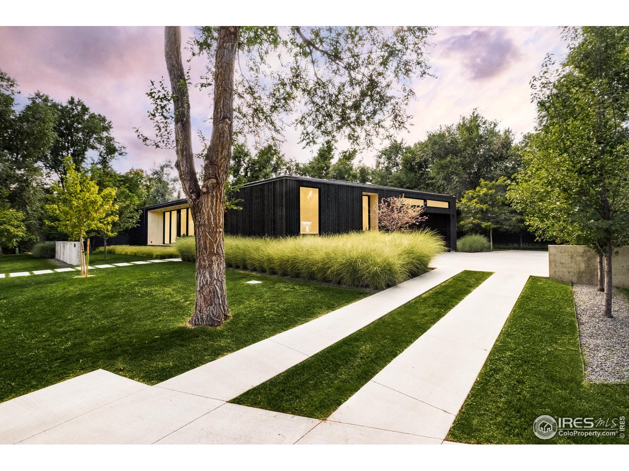 3355 Vista Drive Boulder, CO 80304 - Photo 3 of 40 a view of backyard with green space