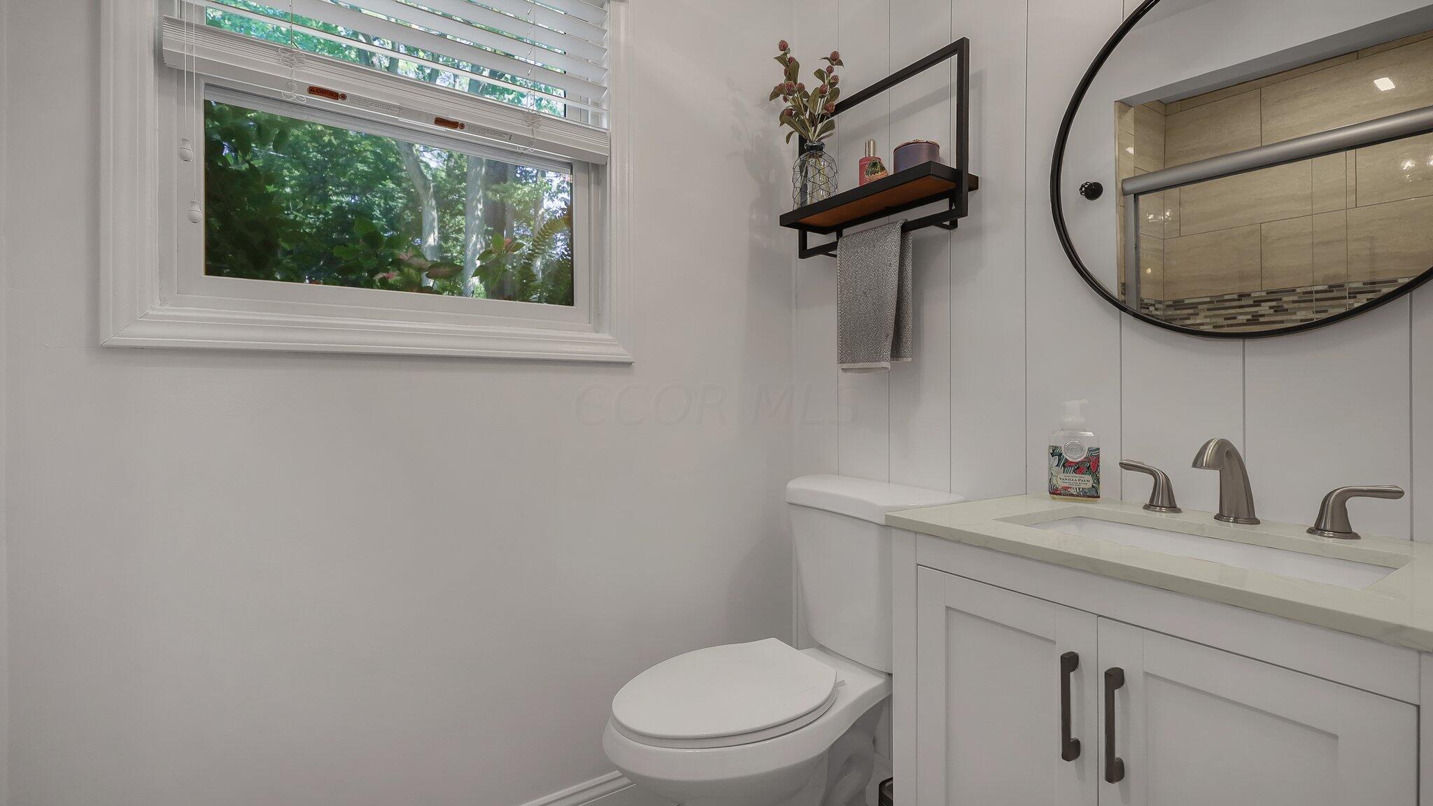 4556 Langport Road Upper Arlington, OH 43220 - Photo 29 of 66 1st Floor Full Bath
