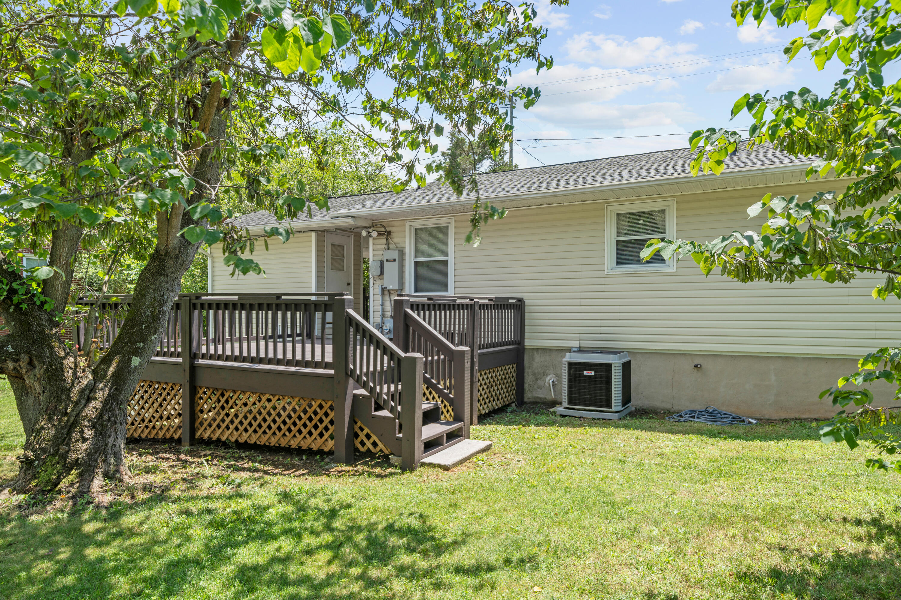 3268 Read Mountain Road Roanoke, VA 24019 - Photo 17 of 20 Rear